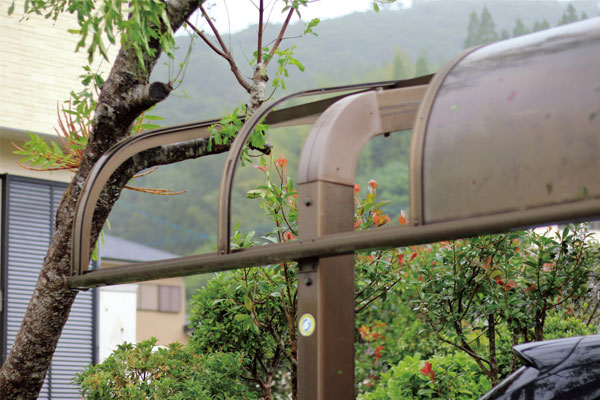 被害の箇所〜カーポート